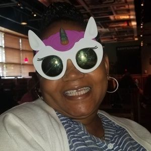 Meet your Posher, Esther